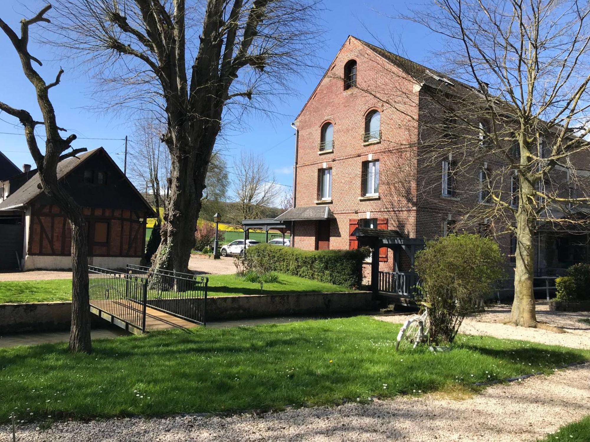 Logis - Hotel & Restaurant Moulin Des Forges Saint-Omer-en-Chaussée Exterior foto